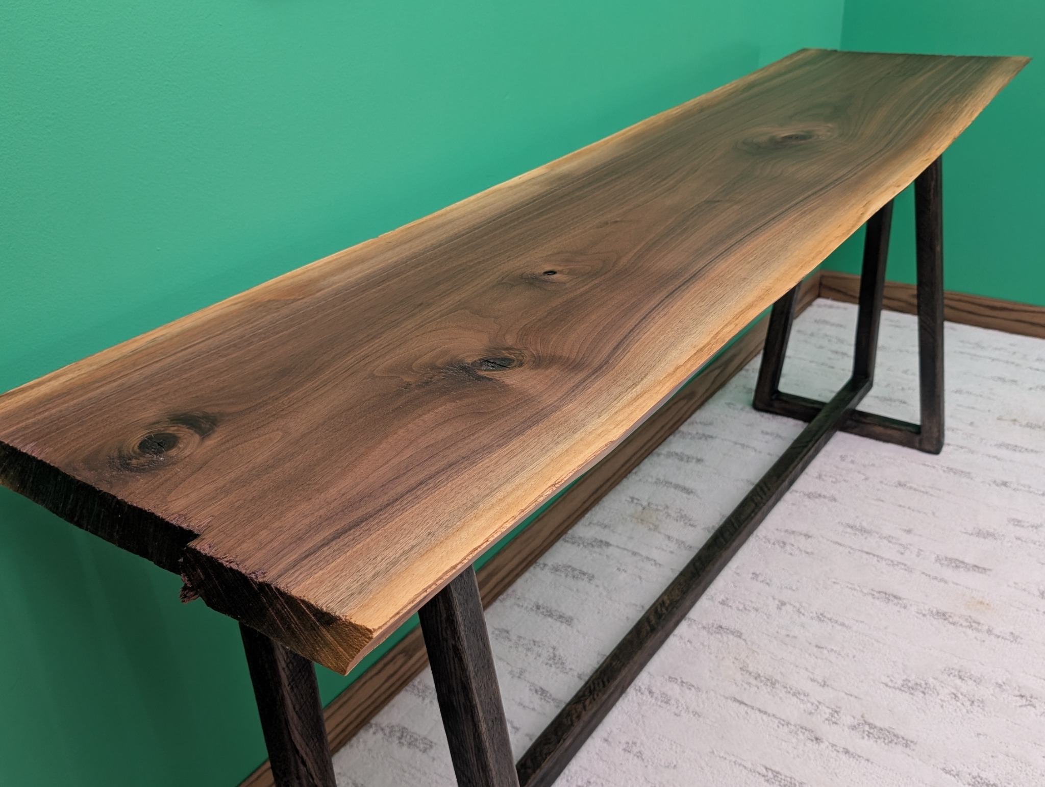 Close view of the tabletop grain